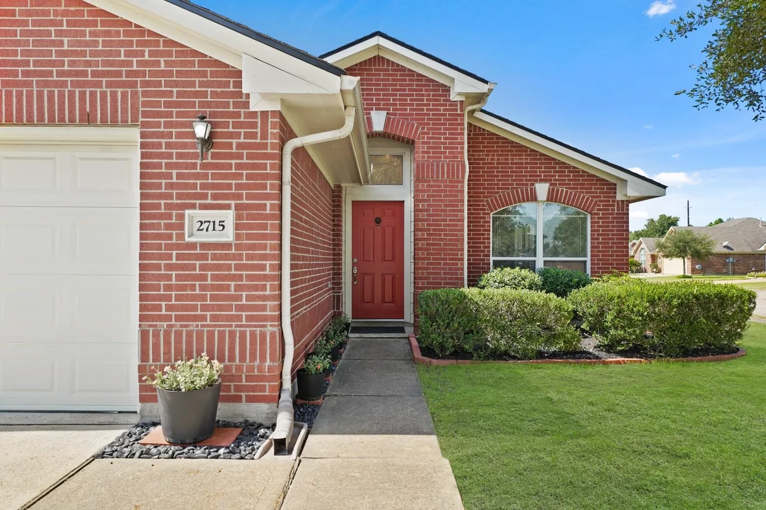 Photo of 2715 Silk Tree Lane