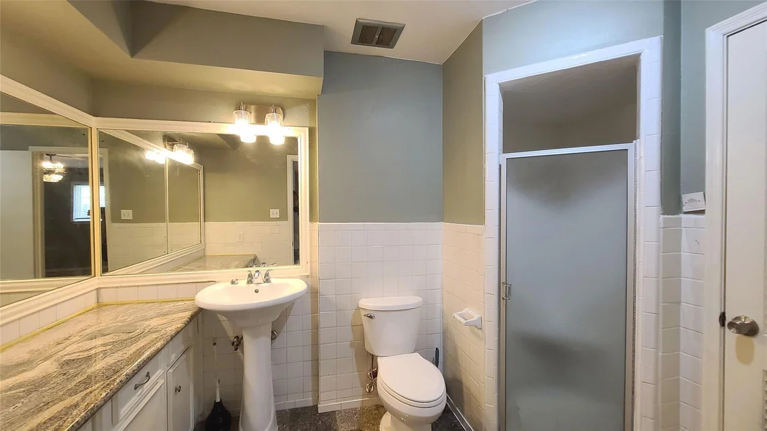 Photo of 902 Ashford Parkway
