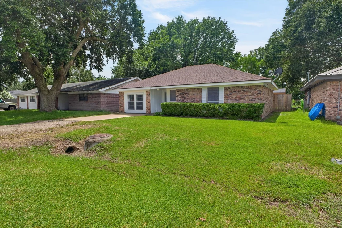 Photo of 1320 W Palm Drive