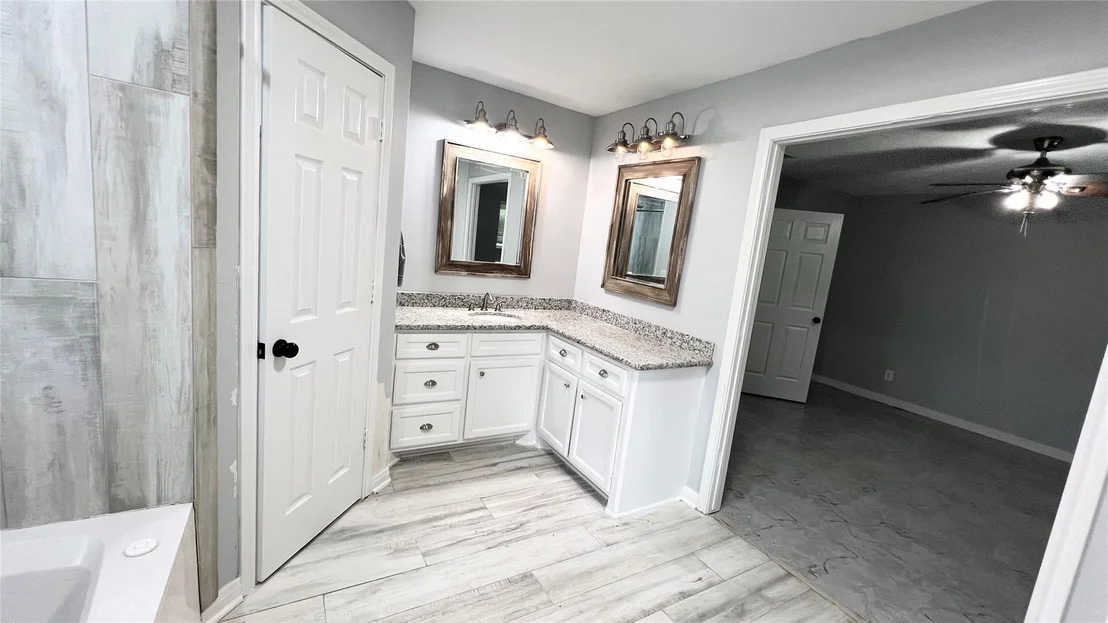Photo of 803 Glen Hollow Drive