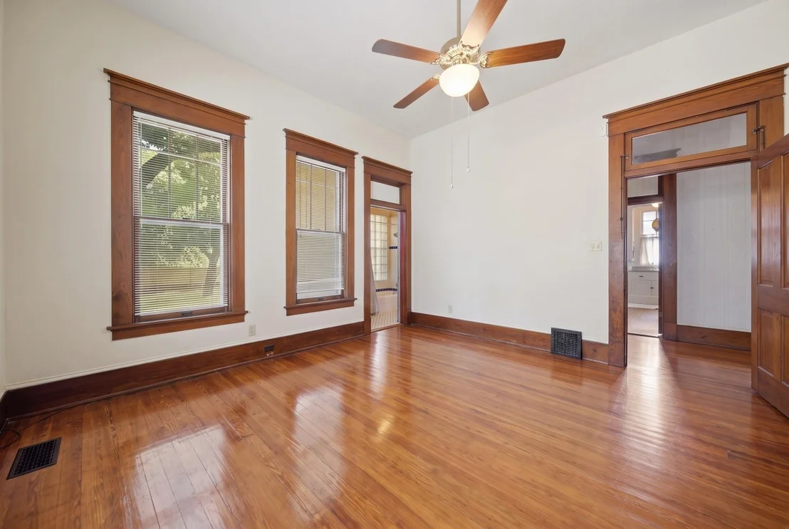 Photo of 405 College Avenue