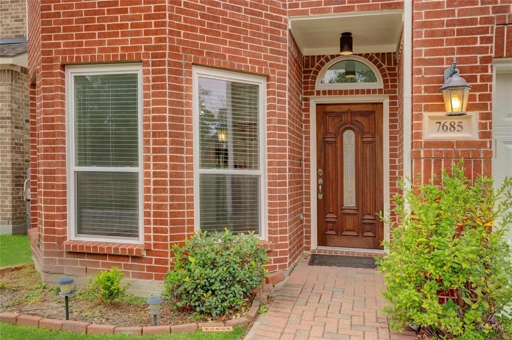 Photo of 7685 Ameswood Road