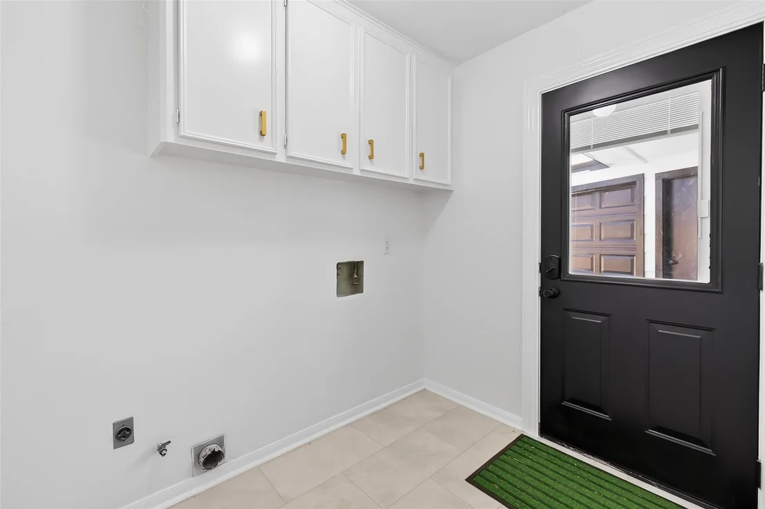 Photo of 13202 Lakecrest Drive