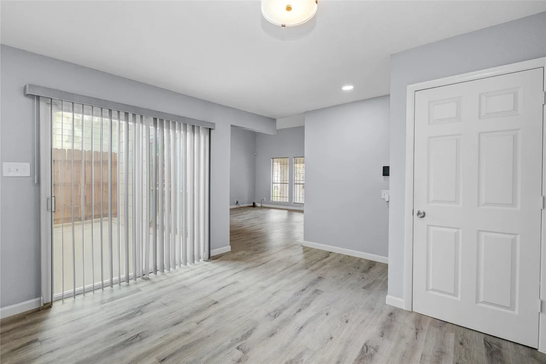 Photo of Unit D at 5703 Easthampton Drive