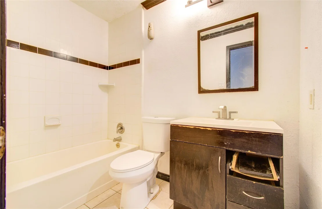 Photo of 8014 Streamside Drive