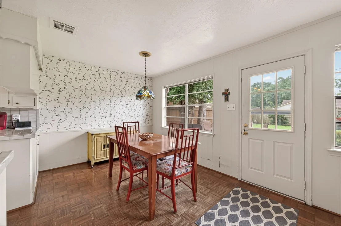 Photo of 9235 Sharpview Drive