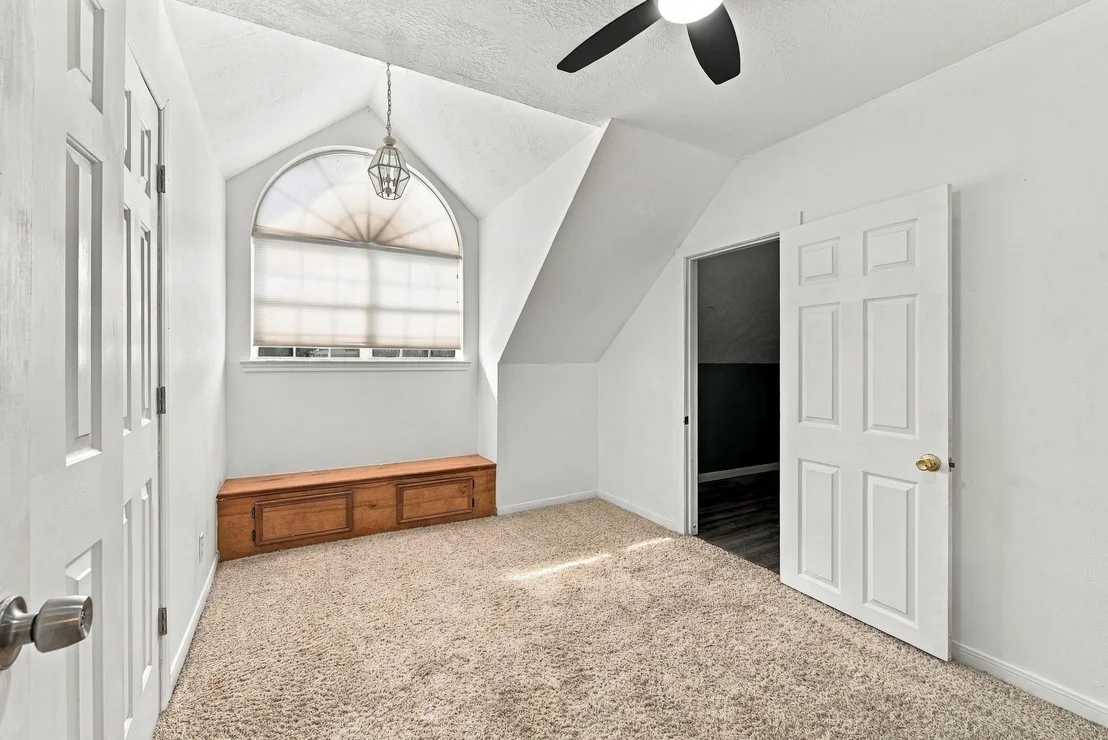Photo of 2201 Bluebonnet Boulevard