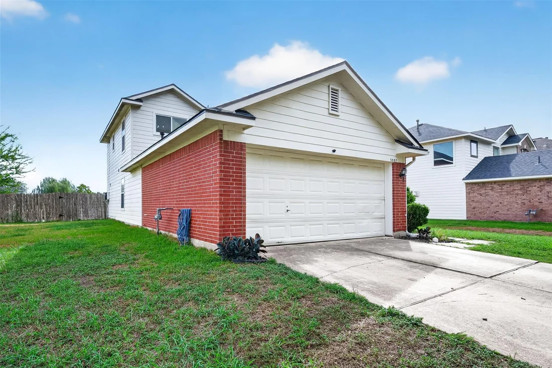 Photo of 5507 Violet Path Lane