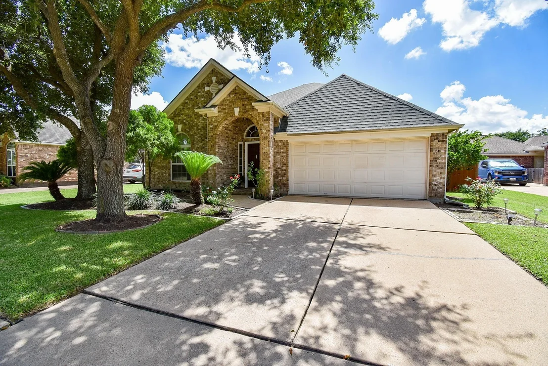 Photo of 7915 Fall Hollow Drive