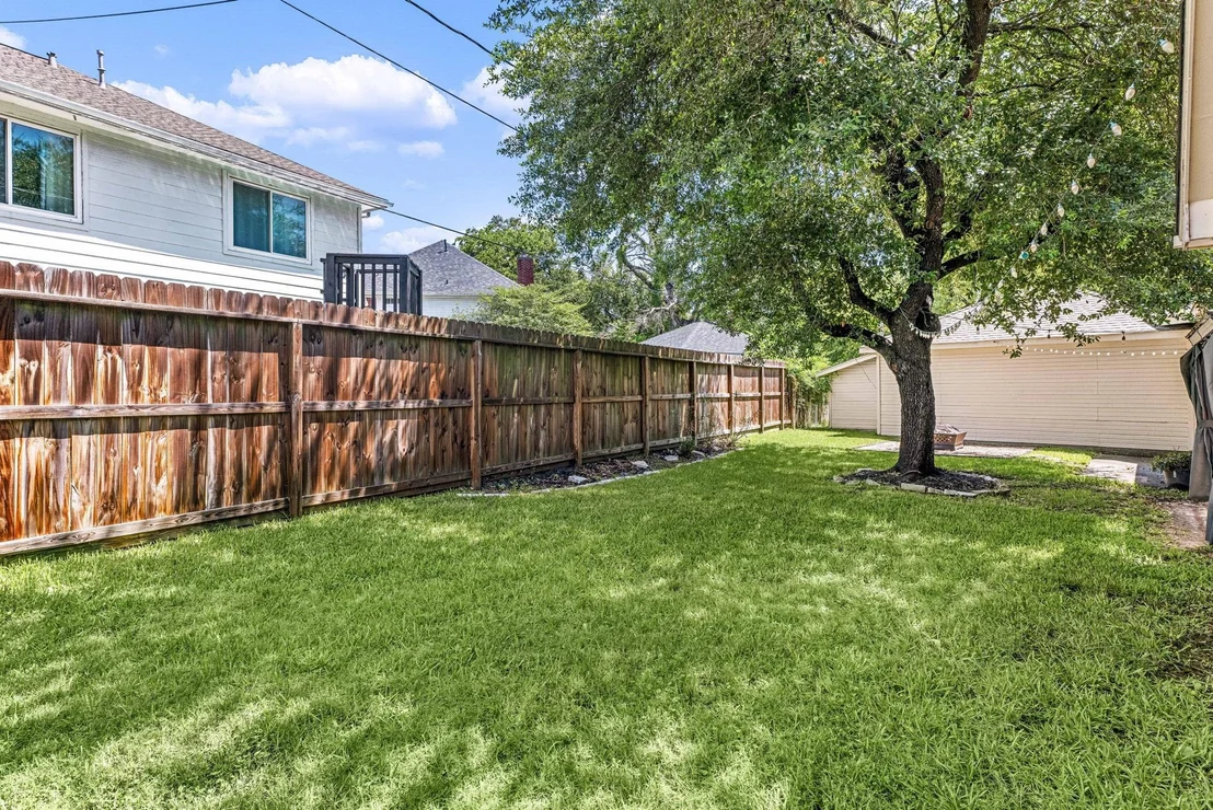 Photo of 303 S Cypress Estates Circle