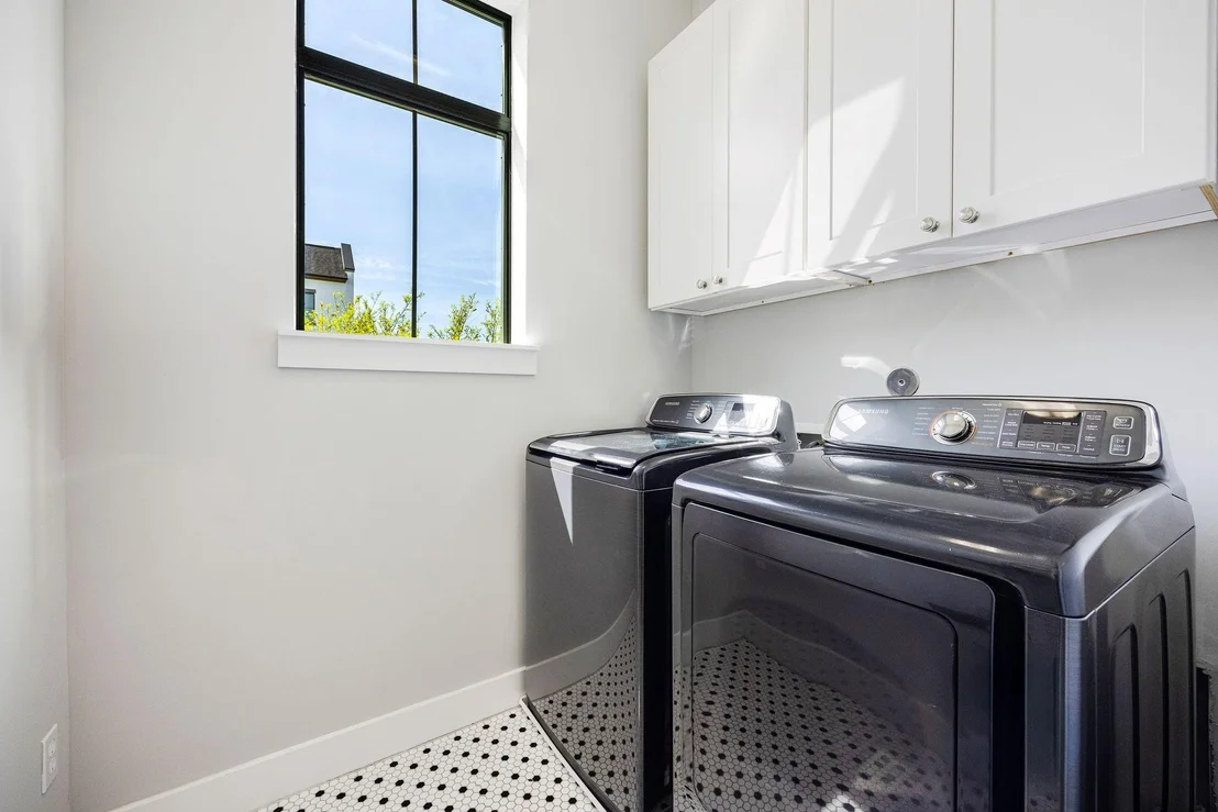 Photo of 418 Hyde Park Boulevard