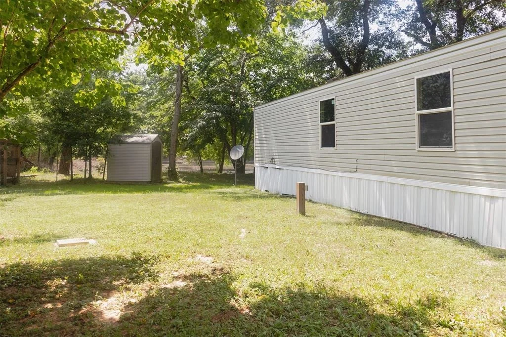 Photo of 8916 Lakeside Drive