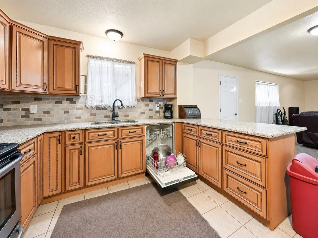 Photo of 25102 Burrard Street