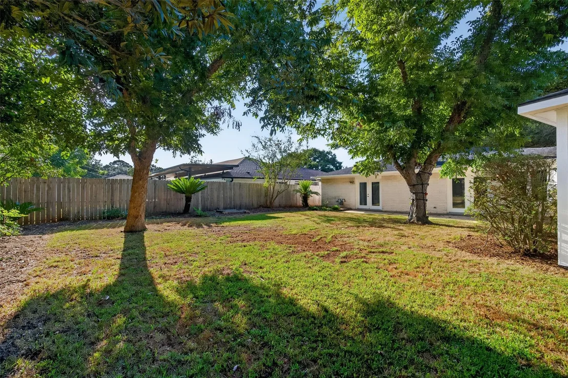 Photo of 5938 Claridge Drive