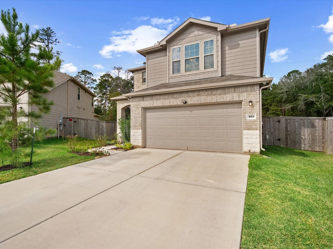 Photo of 301 Maple Bark Trail