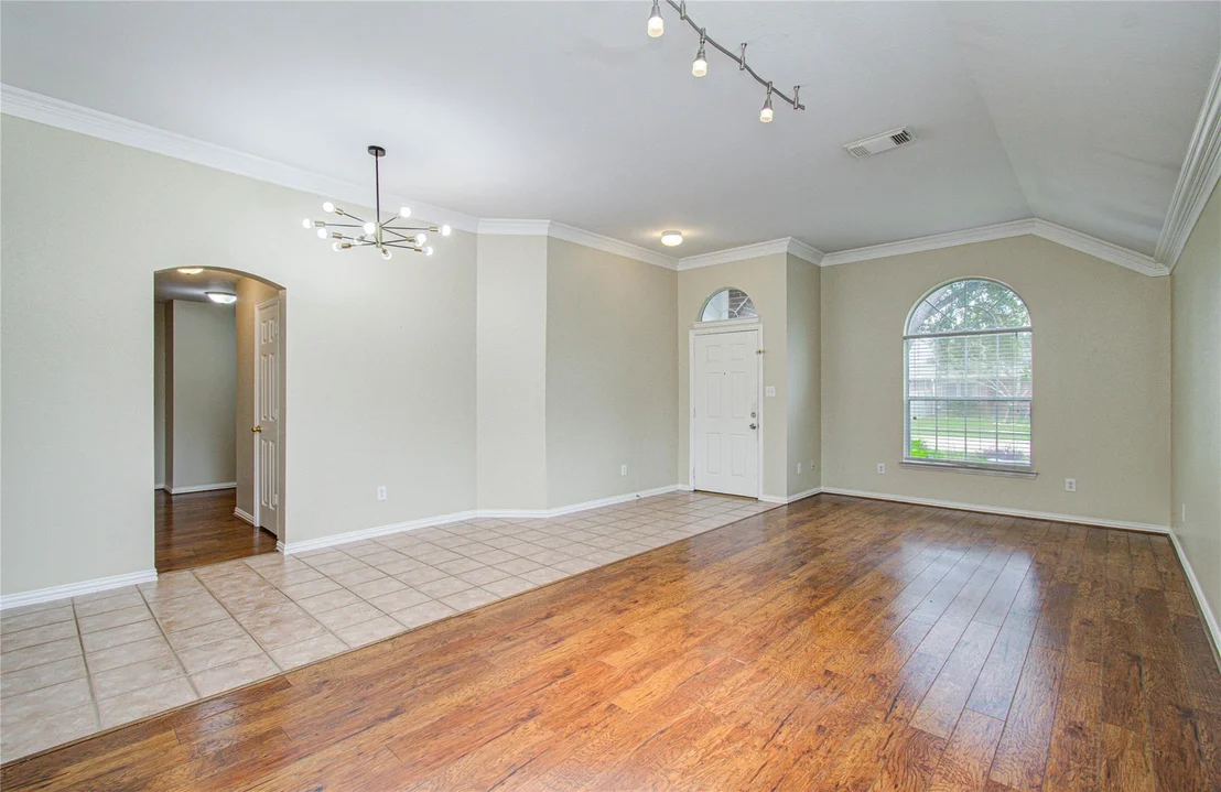 Photo of 18223 Heathridge Lane