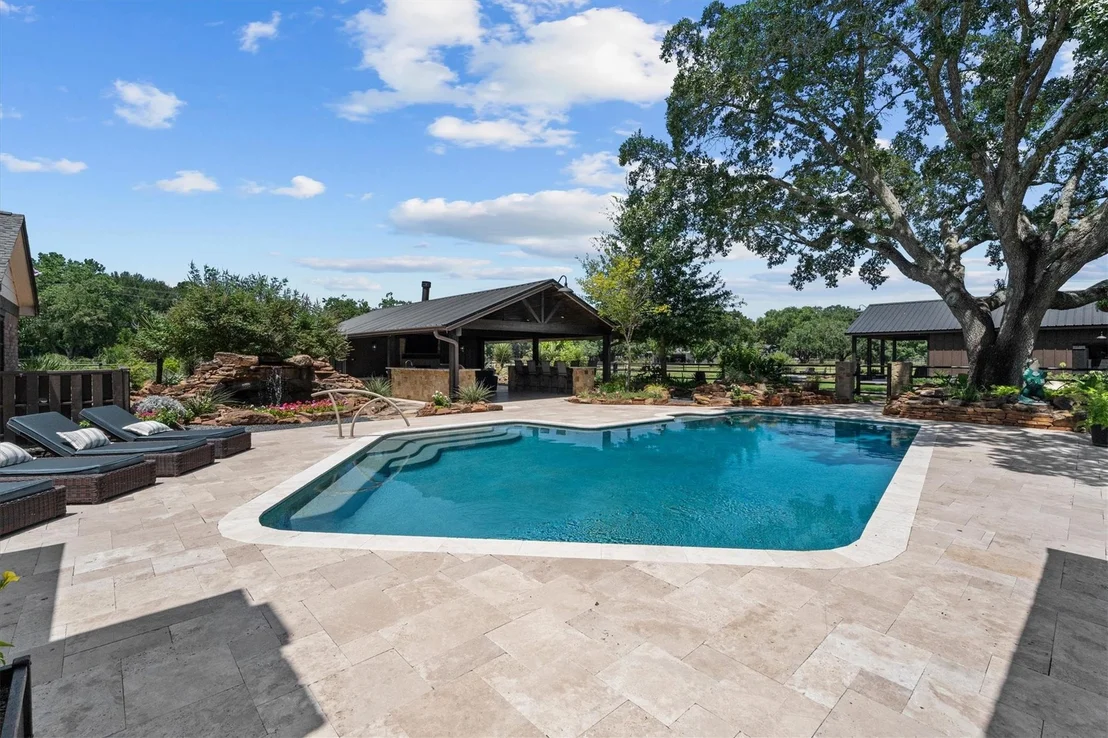 Photo of 18003 Kitzman Road