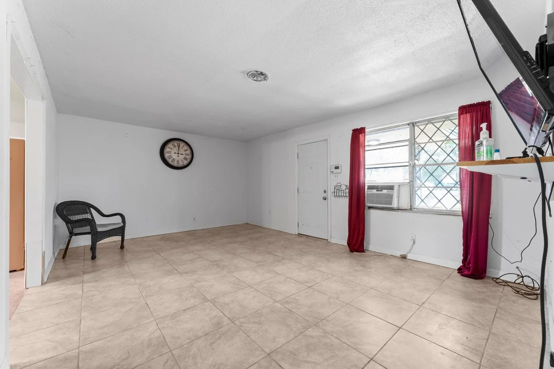 Photo of 814 Isetta Lane