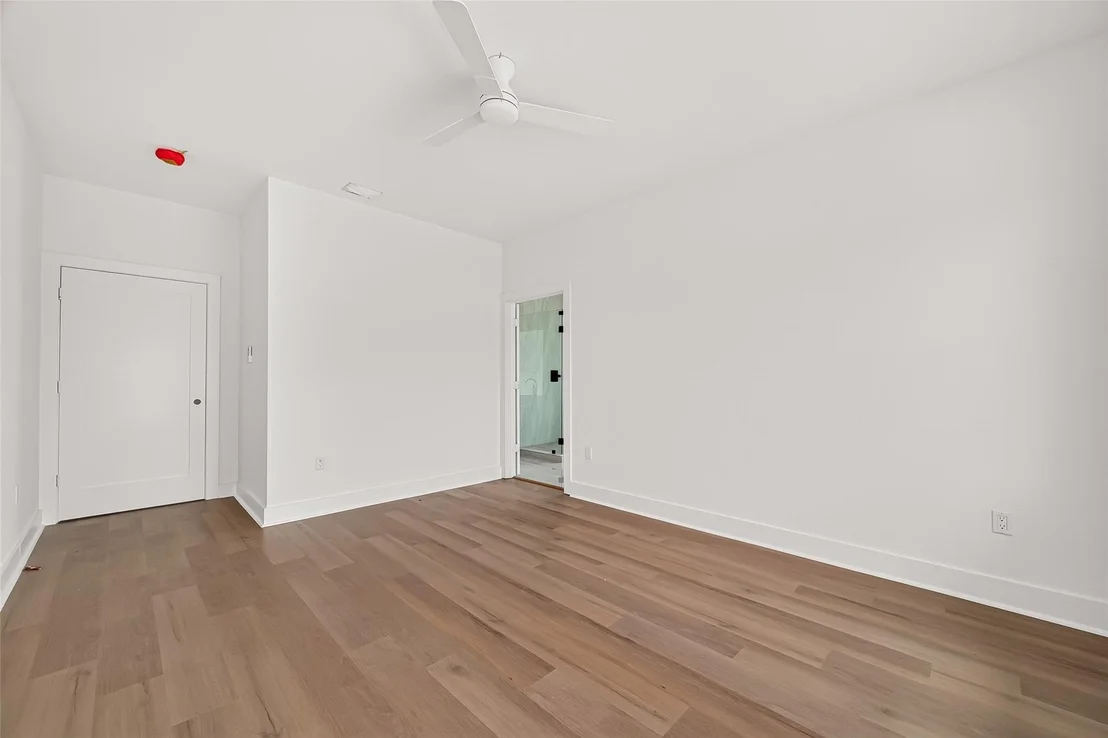Photo of Unit 6 at 1811 N Spring Drive