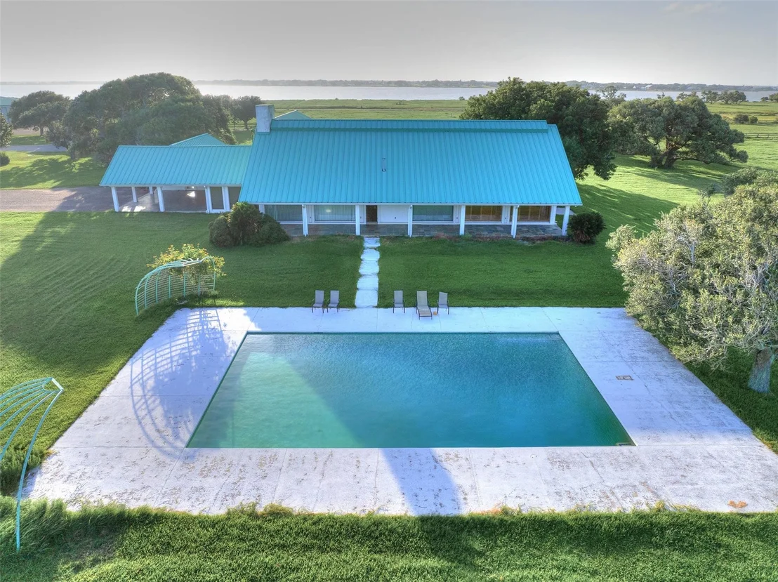 Photo of 1005 Shoreline Lane
