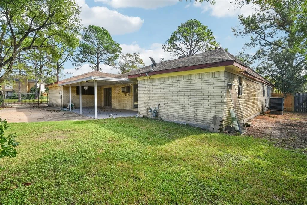 Photo of 5502 Moss Glenn Lane