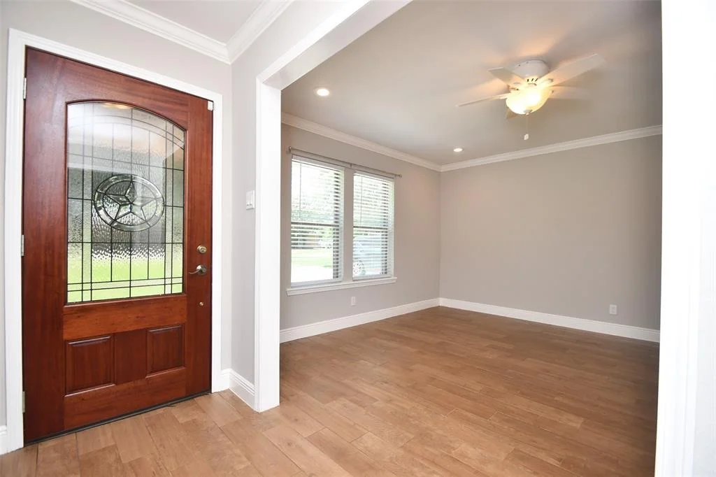 Photo of 5513 Commodore Drive