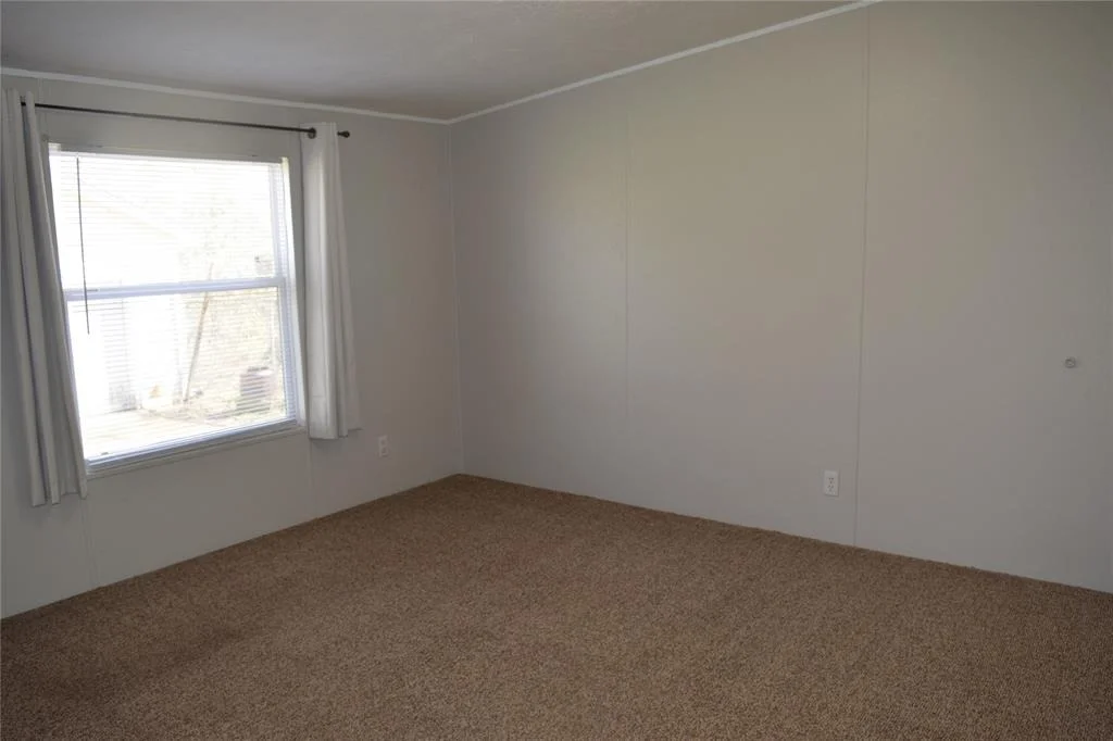 Photo of 541 Mid Lane