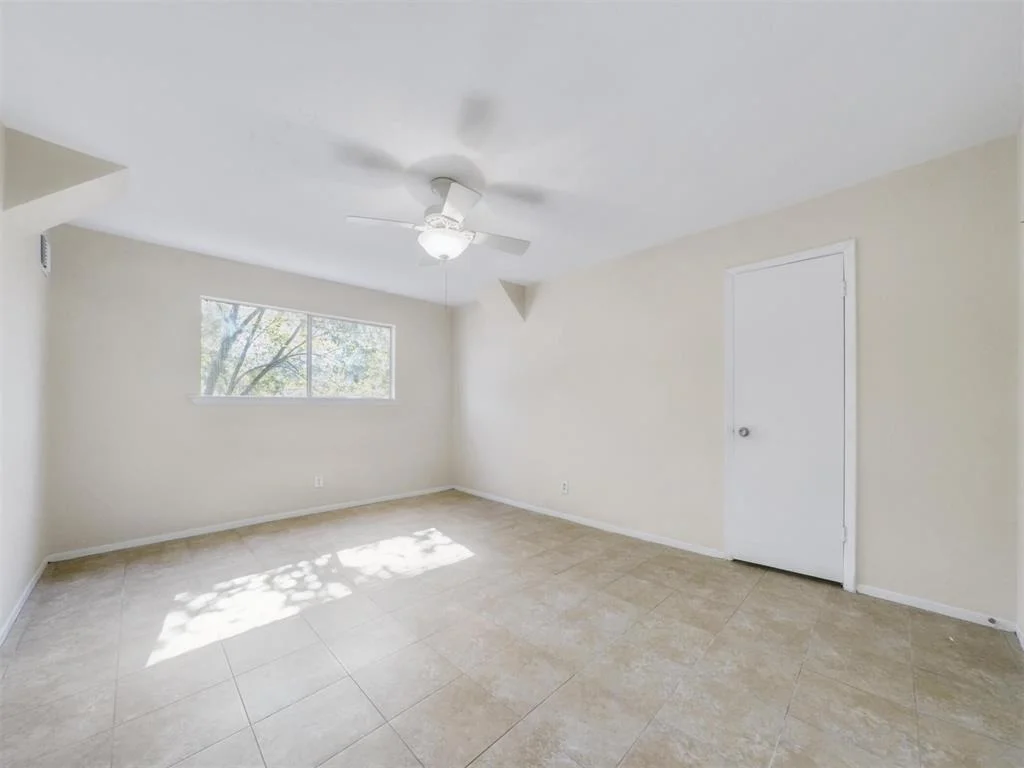 Photo of 23823 English Oak Drive