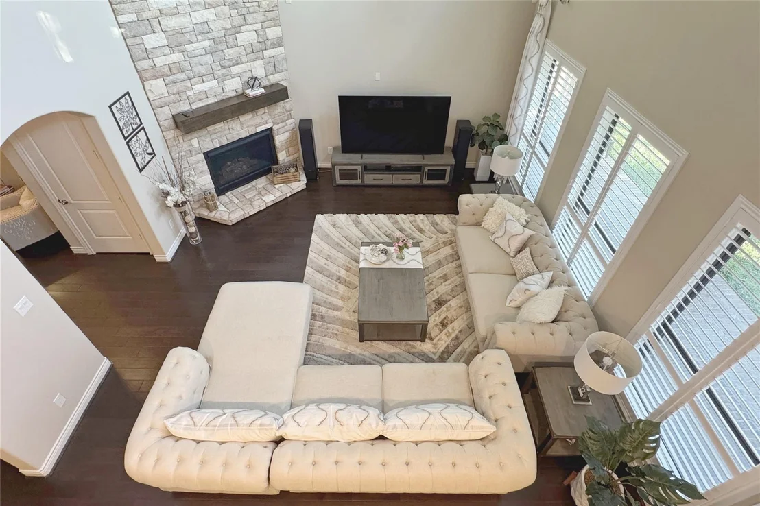 Photo of 121 Silverstone Lane