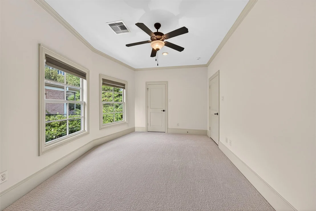 Photo of 2400 Avalon Place