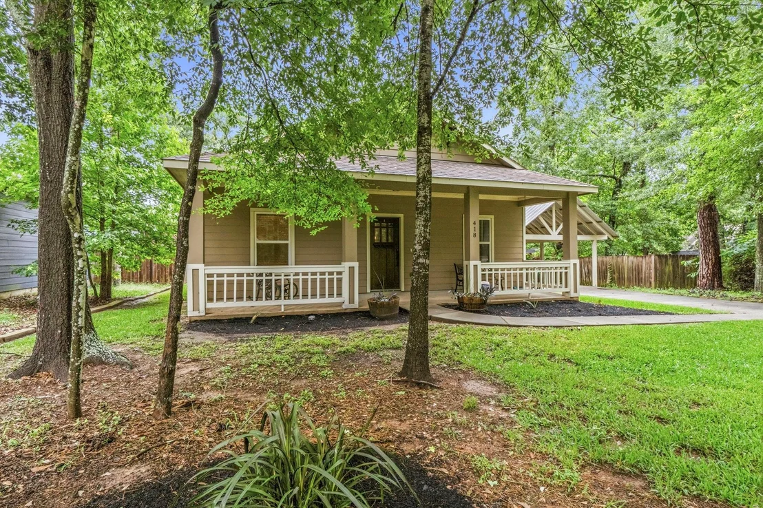 Photo of 418 Commanche Road