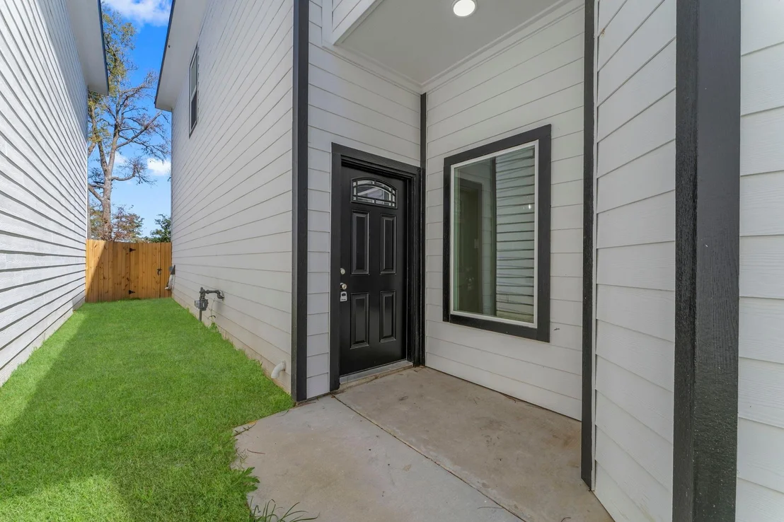 Photo of 8153 Crestview Drive