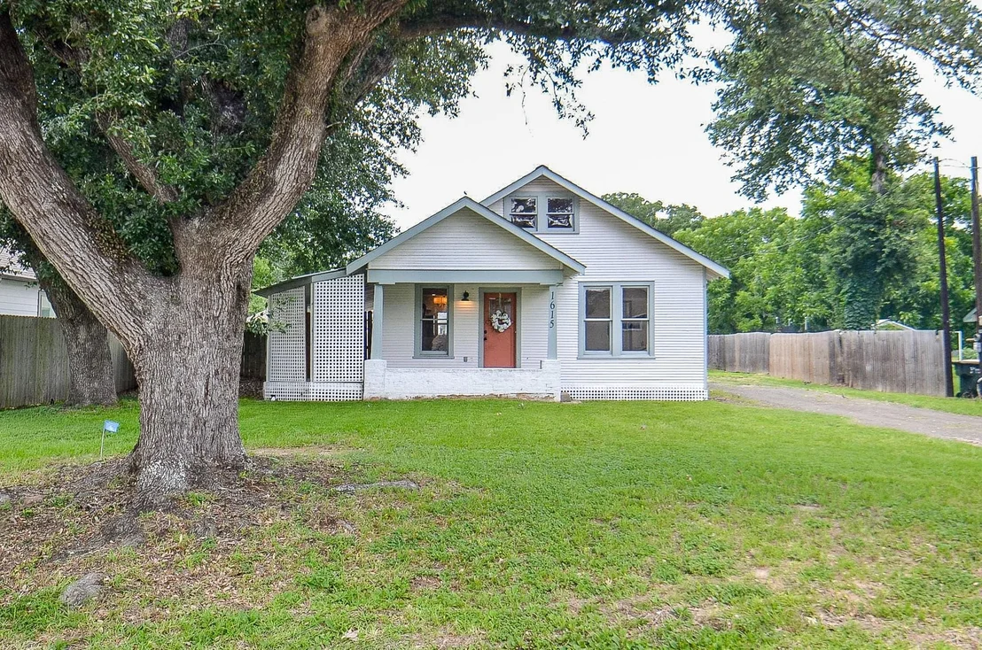 Photo of 1615 Eagle Lake Road