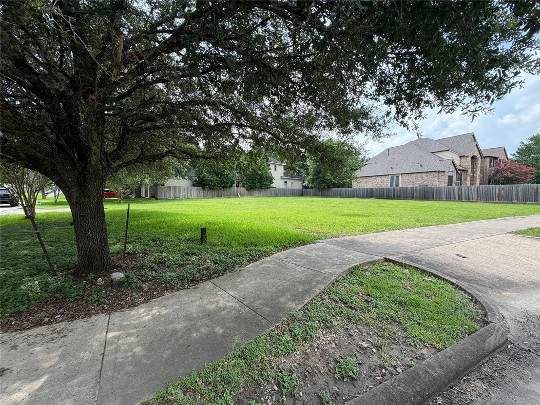 Photo of 9002 Cliffwood Drive