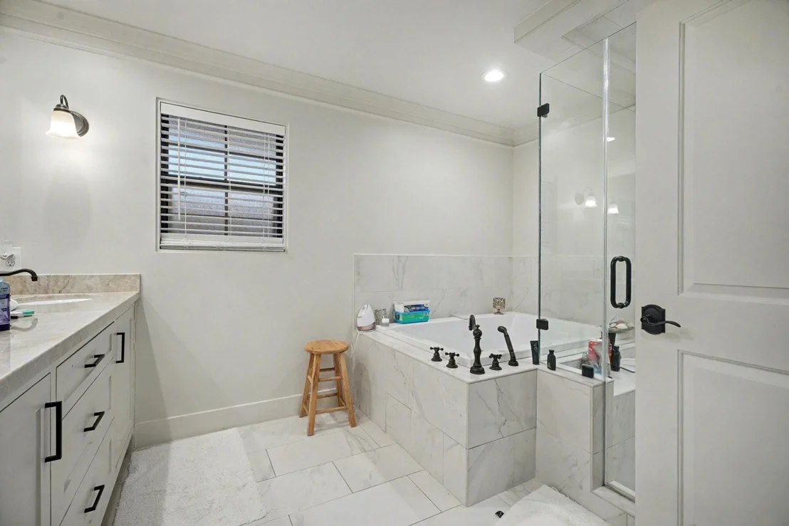 Photo of 8515 Edgemoor Drive