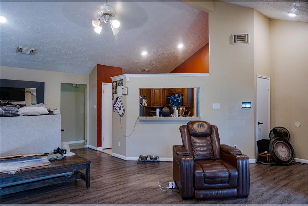 Photo of 910 Wildwood Drive