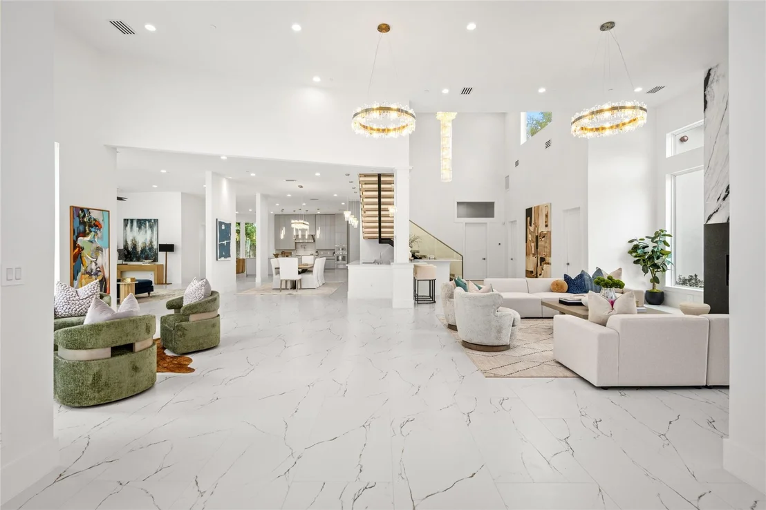 Photo of 625 Piney Point Road