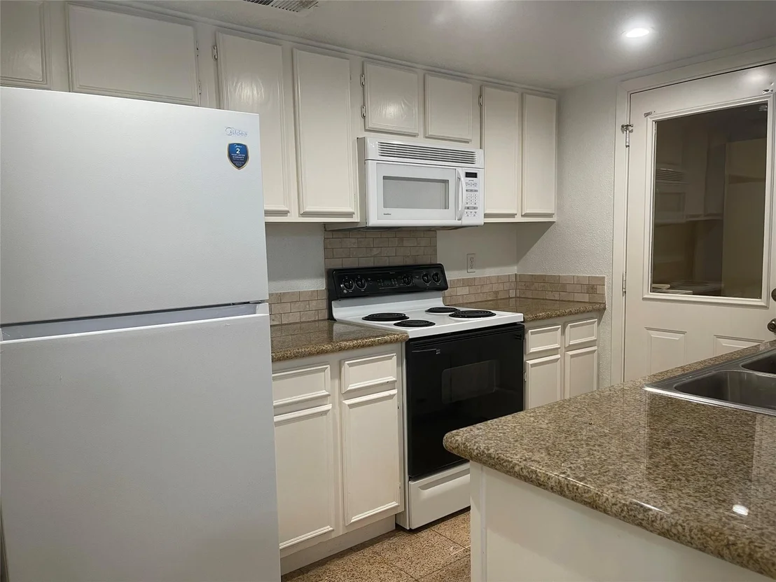 Photo of Unit 4 at 1908 Augusta Drive