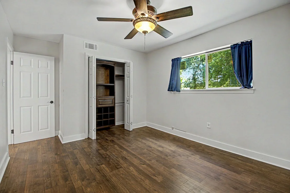 Photo of 17 Lakeview Drive