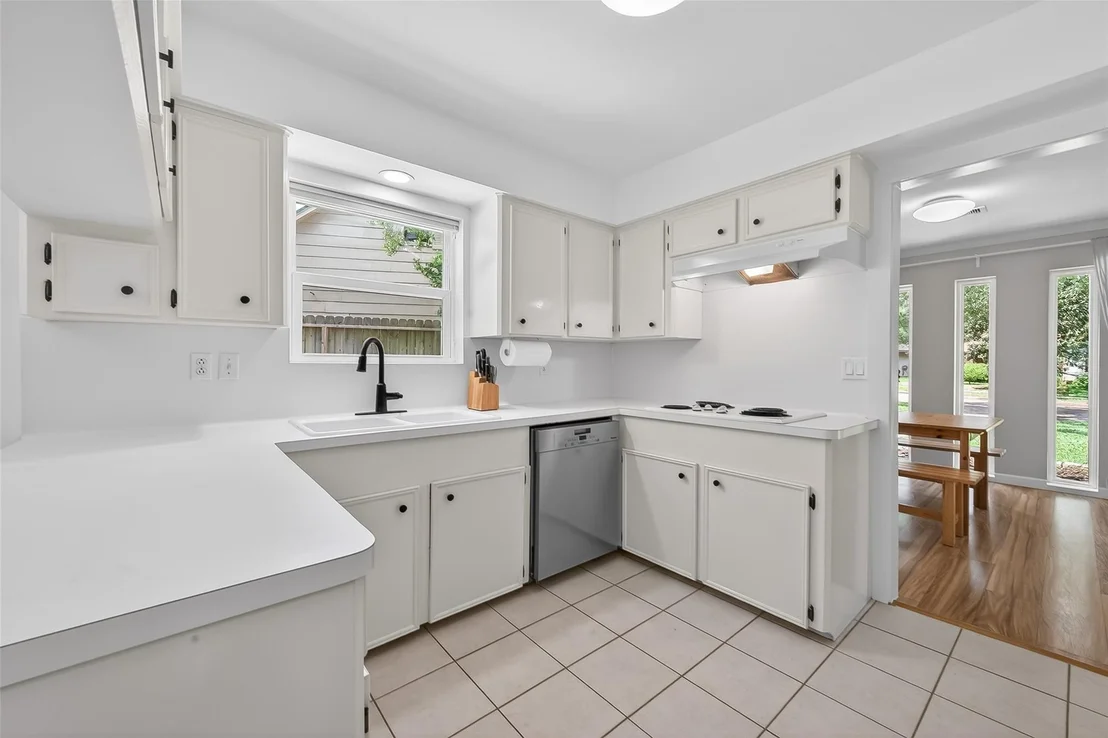 Photo of 5715 Claridge Drive