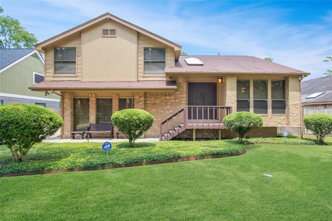 Photo of 19538 Enchanted Oaks Drive