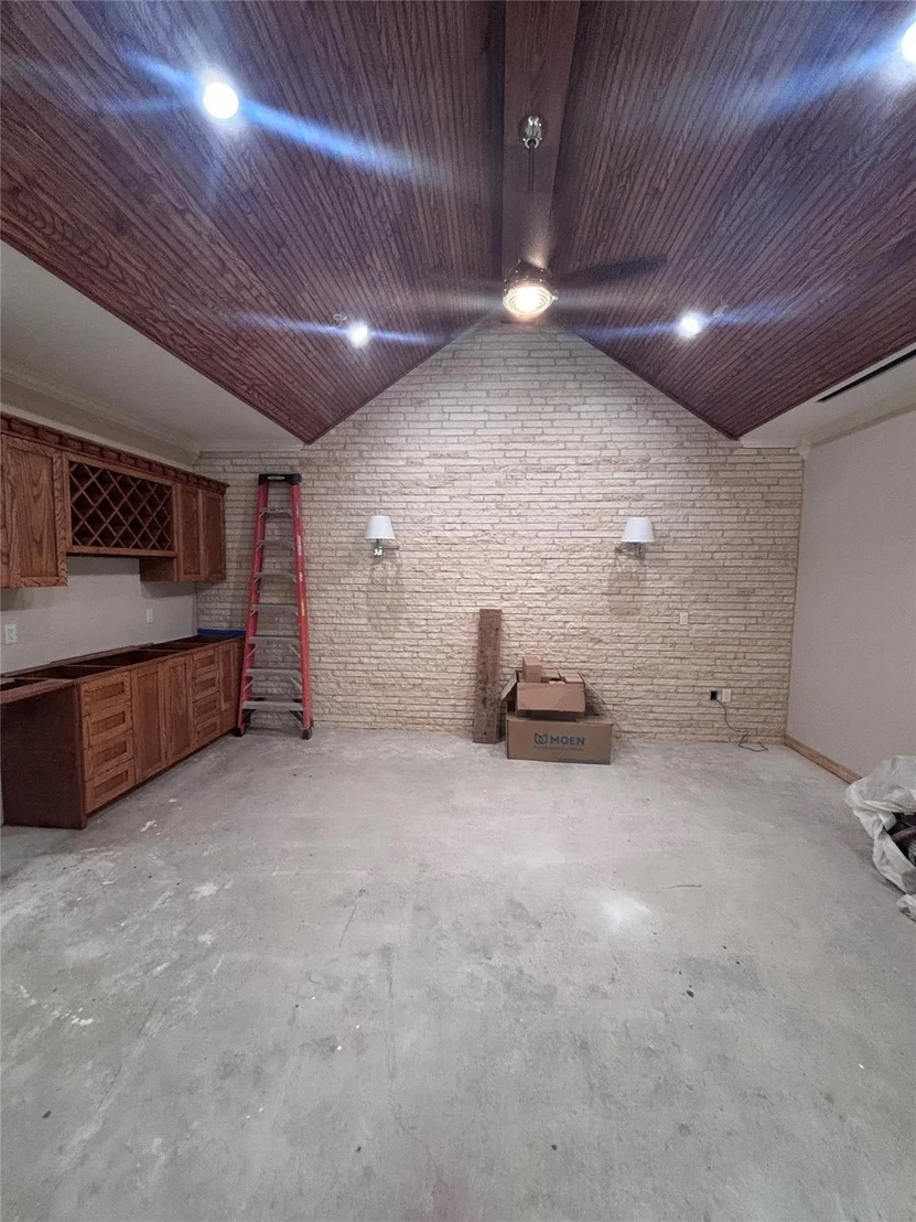 Photo of 1001 Harbor Lane