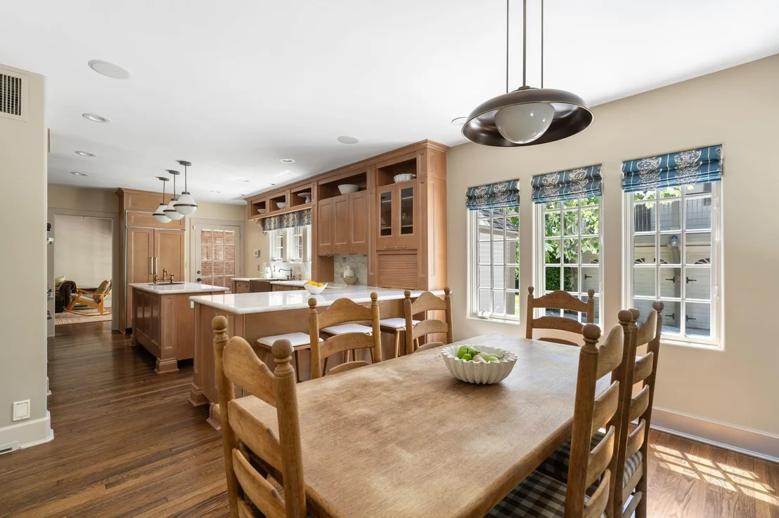 Photo of 2103 South Boulevard