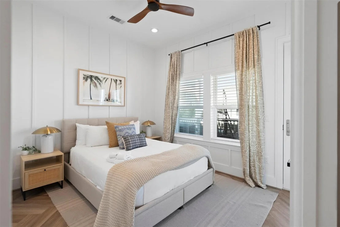 Photo of 3807 Neptune