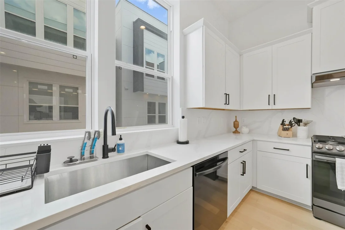 Photo of 3006 Lamar Street