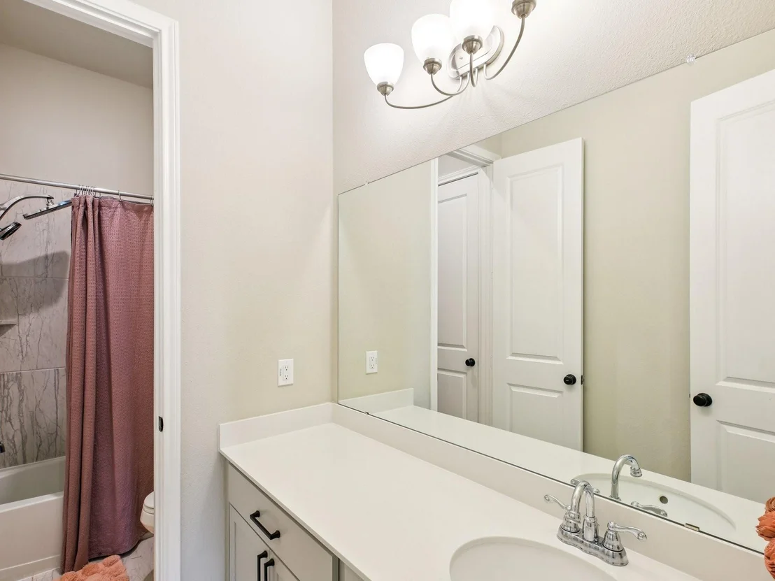Photo of 615 Livermore Street