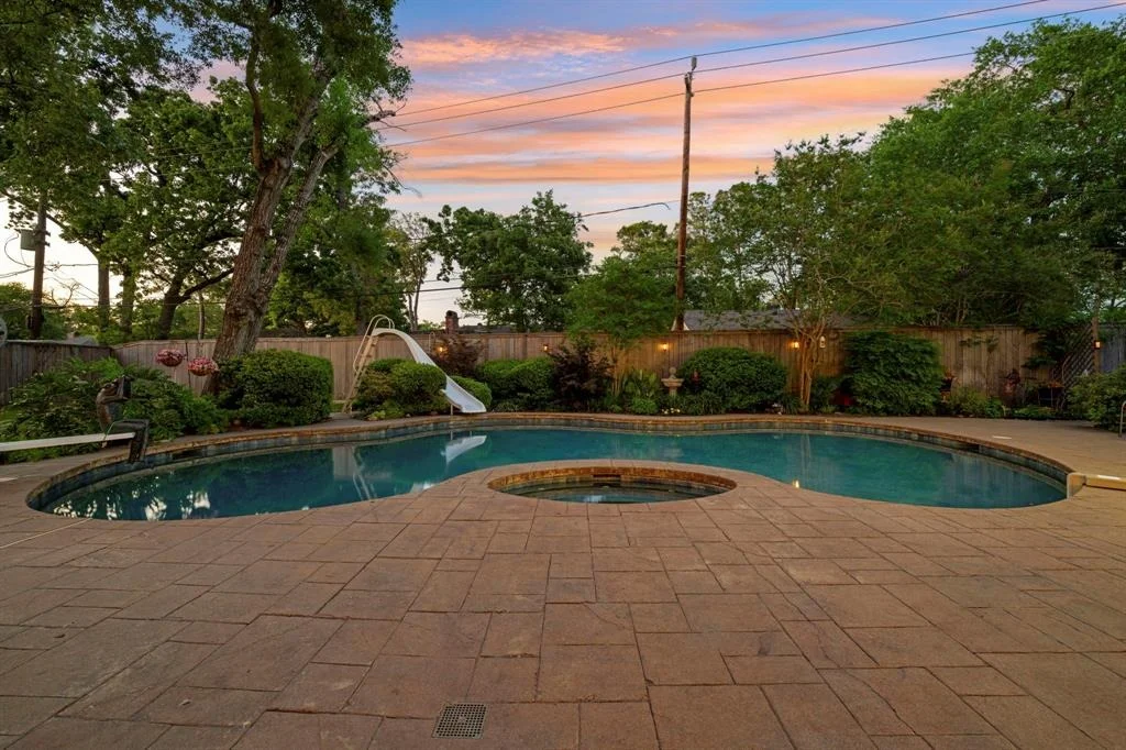 Photo of 10318 Pine Forest Road