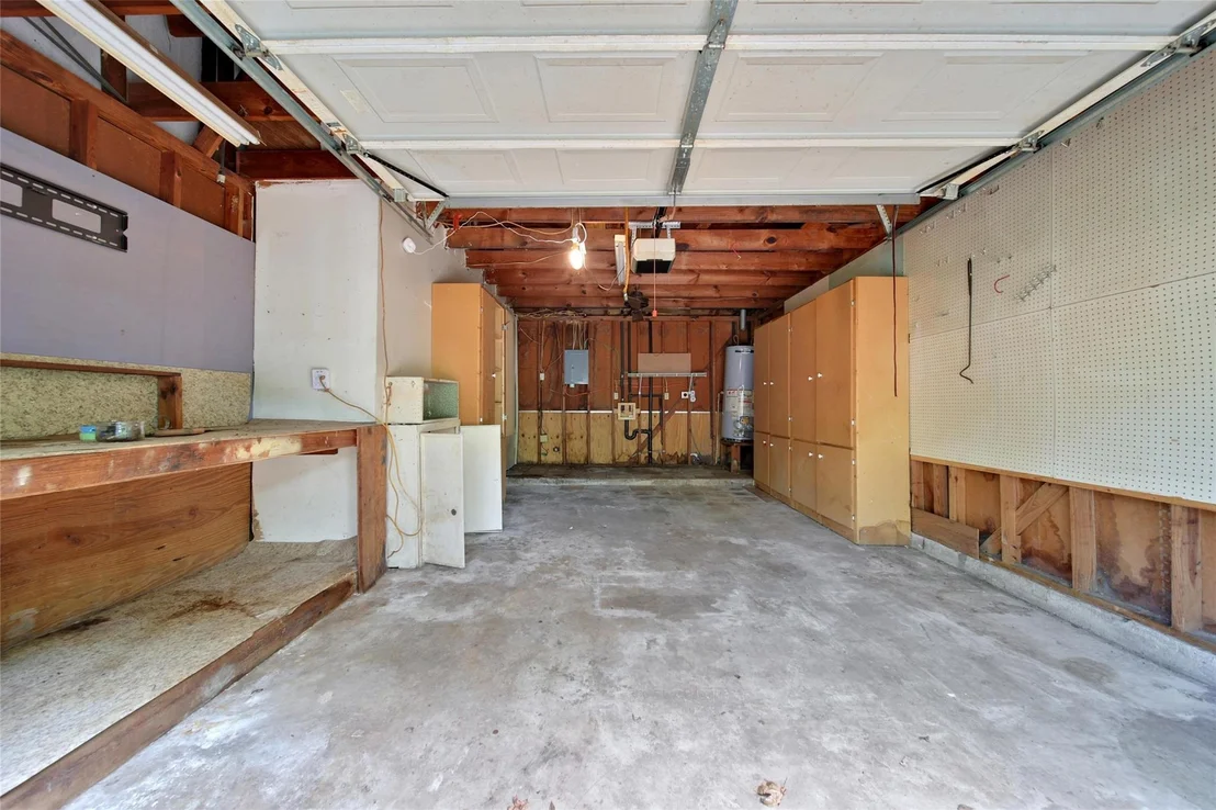 Photo of 103 E Wavy Oak Circle