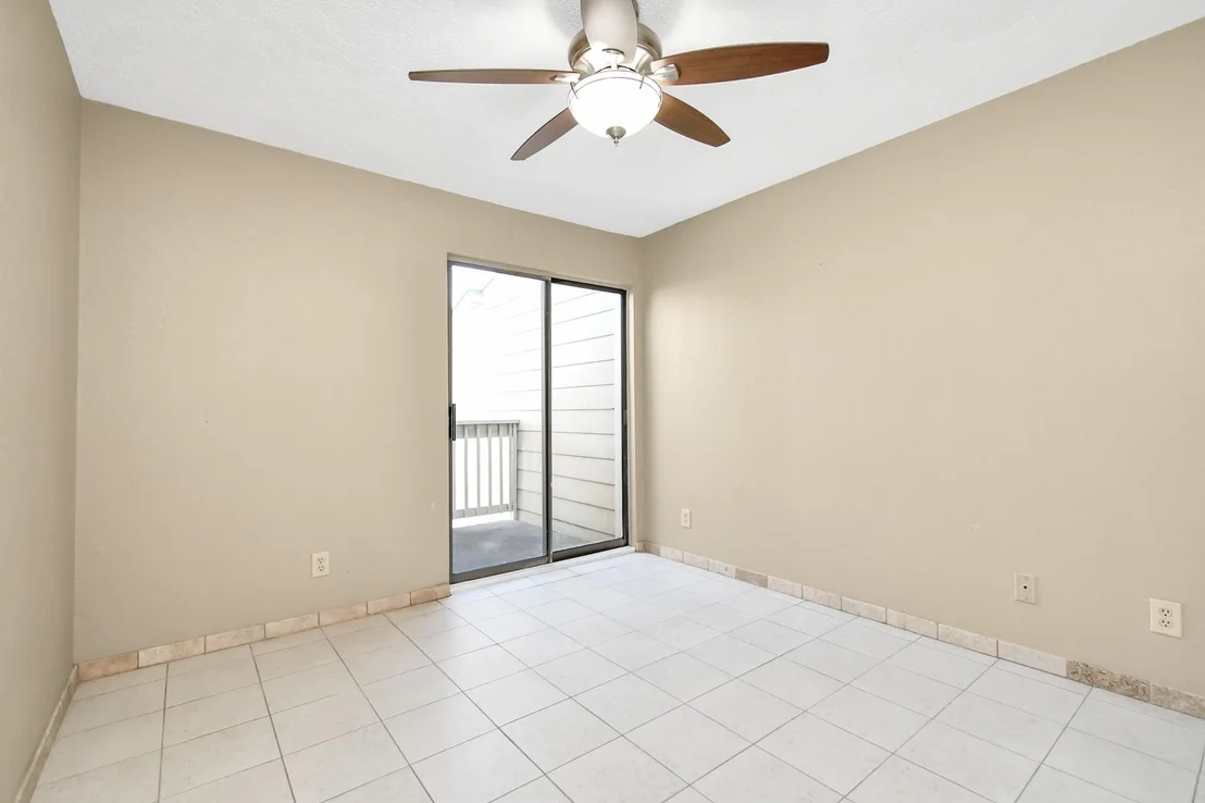 Photo of Unit 250D at 2501 Gulf Freeway