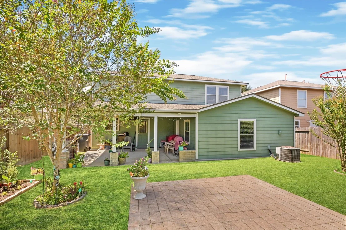Photo of 1819 NW Emerald Pathway Drive